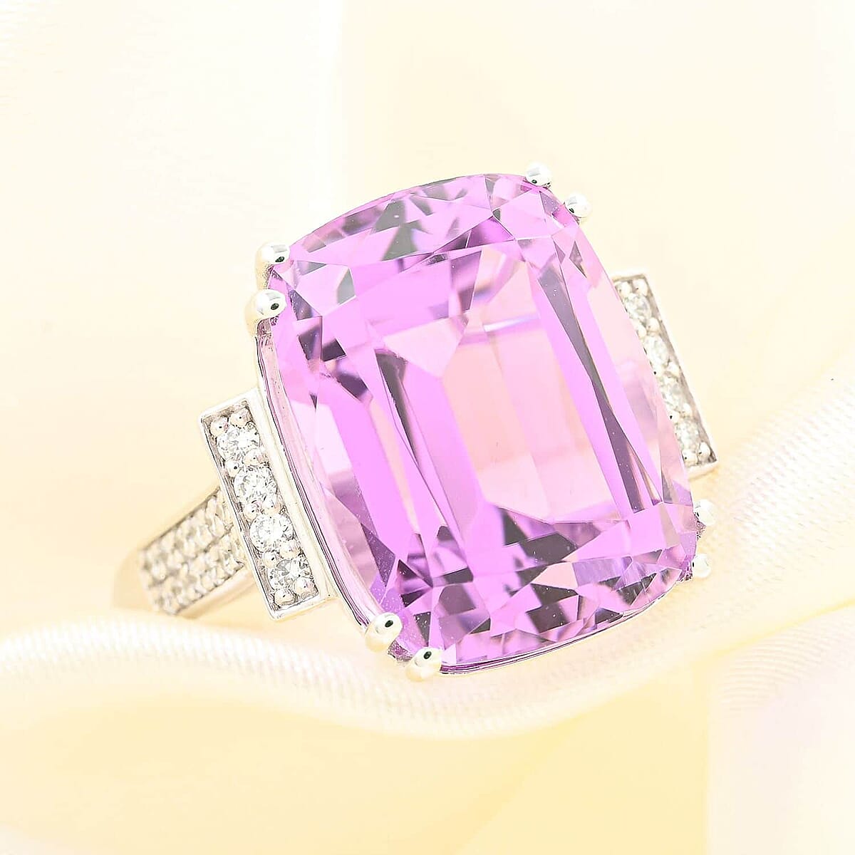 Certified and Appraised Rhapsody 950 Platinum AAAA Patroke Kunzite and E-F VS Diamond Ring (Size 9.0) 7.35 Grams 14.15 ctw image number 1