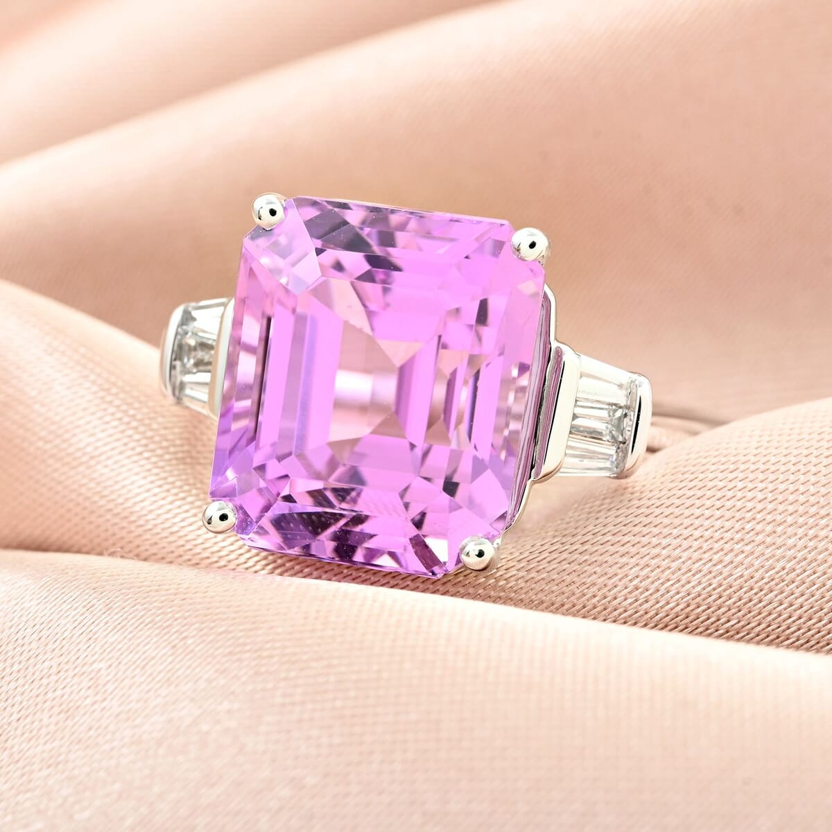 Certified and Appraised Rhapsody AAAA Patroke Kunzite and E-F VS Diamond 9.25 ctw Ring in 950 Platinum (Size 6.0) 5.75 Grams image number 1