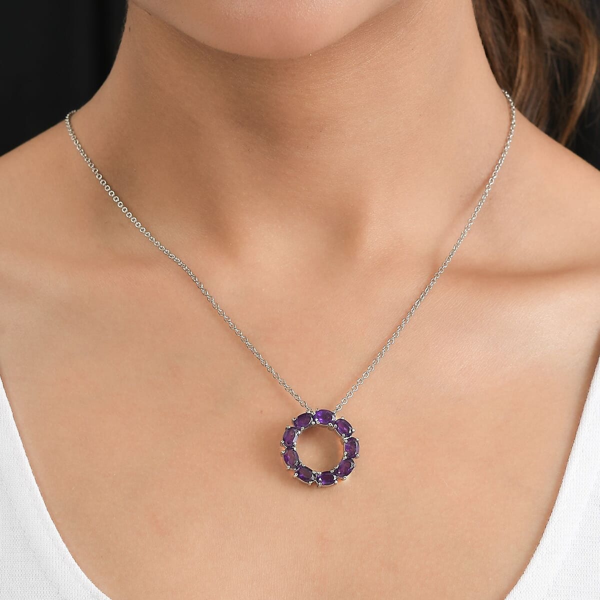 Thai Black Spinel Circle Necklace 18 Inches in Stainless Steel 4.40 ctw image number 2