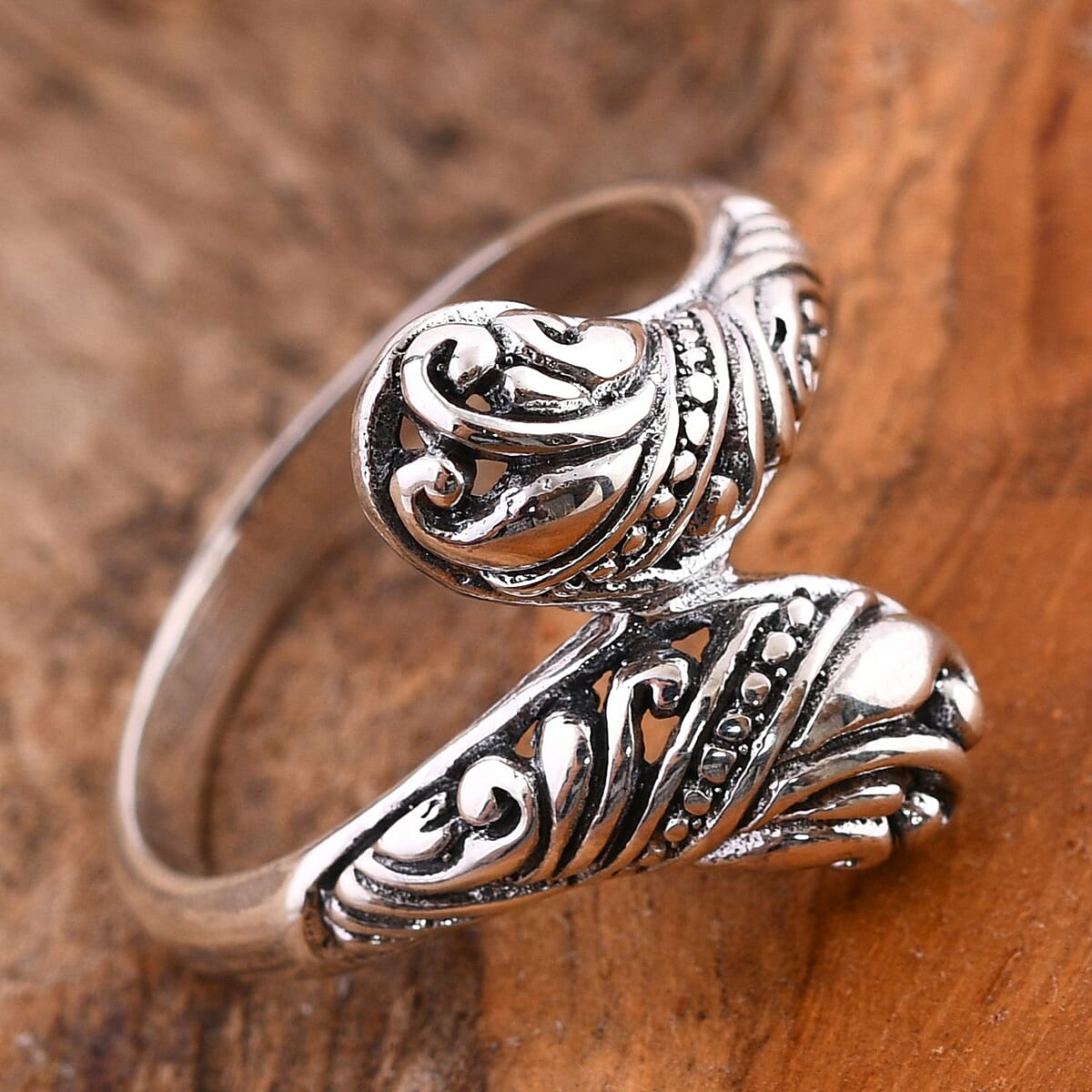 Bali Legacy Sterling Silver Bypass Ring (Size 8.0) 3.65 Grams image number 1