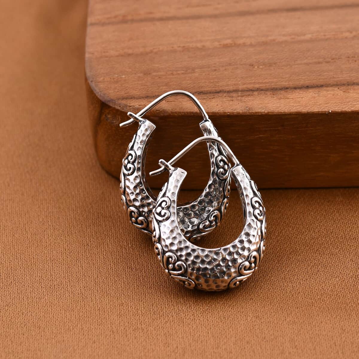 Bali Legacy Sterling Silver Hoop Earrings 10.65 Grams image number 1