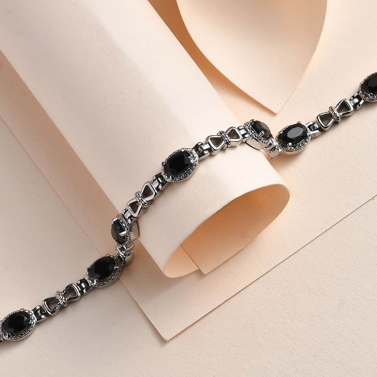 Thai Black Spinel Station Bracelet in Stainless Steel (6.50 In) 4.10 ctw image number 1