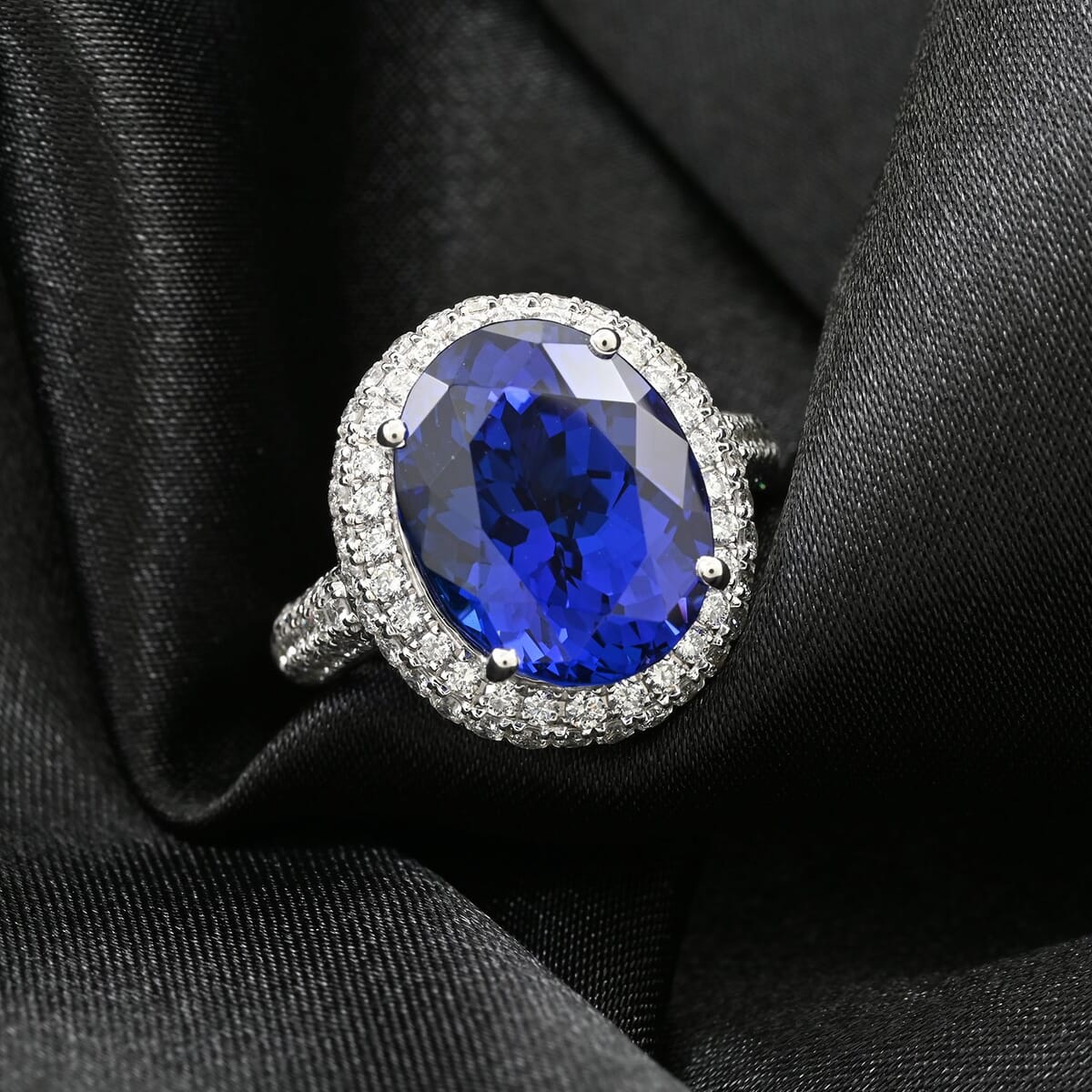 Certified and Appraised Rhapsody AAAA Tanzanite and E-F VS Diamond 10.75 ctw Ring in 950 Platinum (Size 6.0) 9.40 Grams image number 1
