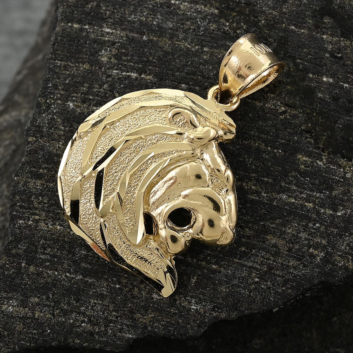Made in America 10K Yellow Gold Lion's Head Pendant 2.90 Grams image number 1