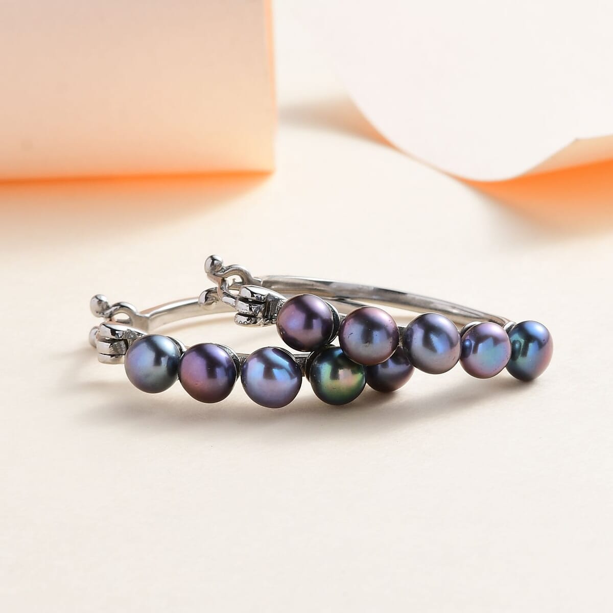 Peacock Freshwater Pearl Hoop Earrings in Stainless Steel image number 1