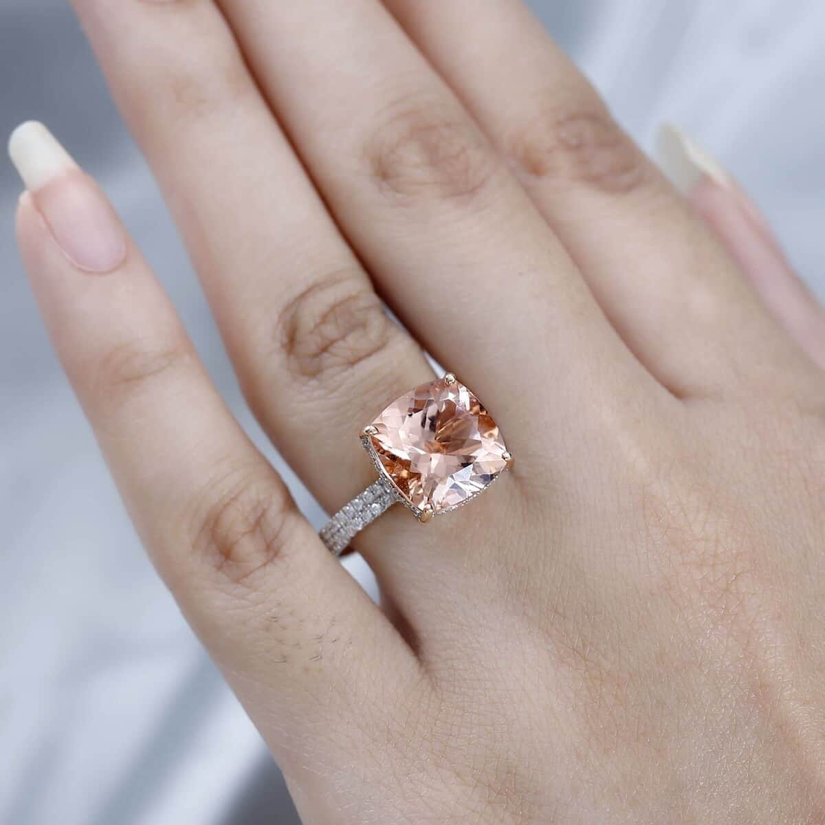 Luxoro 14K Rose Gold AAA Marropino Morganite and G-H I2 Diamond Ring (Size 10.0) 4.25 Grams 7.00 ctw image number 2