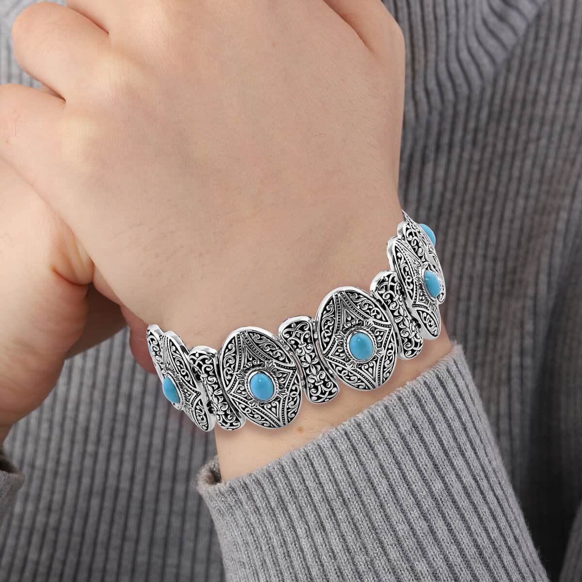 Bali Legacy Sleeping Beauty Turquoise Toggle Clasp Bracelet in Sterling Silver (7.25-8.00In) 4.10 ctw image number 2