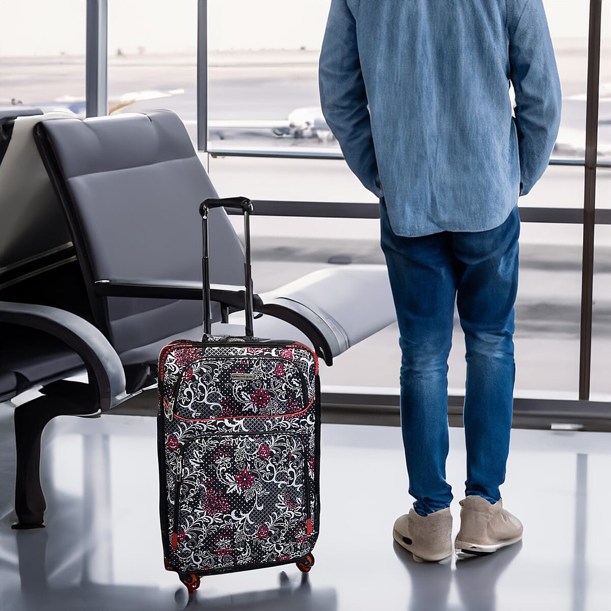 Karriage-Mate 4 piece Lightweight Durable and Expandable Luggage Set With 360 Degree Spinner Wheels Adjustable Telescopic Handle Adjustable Internal Straps - Butterfly & Paisley image number 1