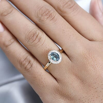 Luxoro 14K Yellow Gold AAA Narsipatnam Alexandrite and G-H I2 Diamond Halo Ring (Size 6.0) 4 Grams 1.50 ctw