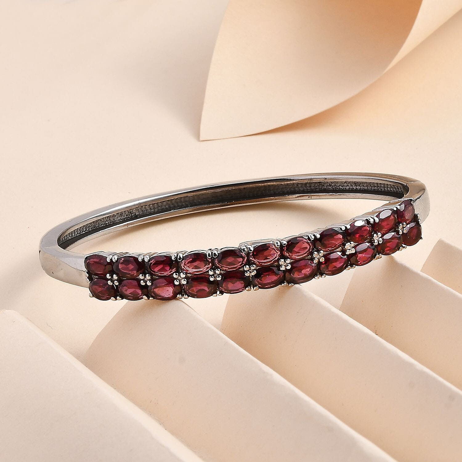 Orissa Rhodolite Garnet Bangle Bracelet in Stainless Steel (6.50 In) 11.65 ctw