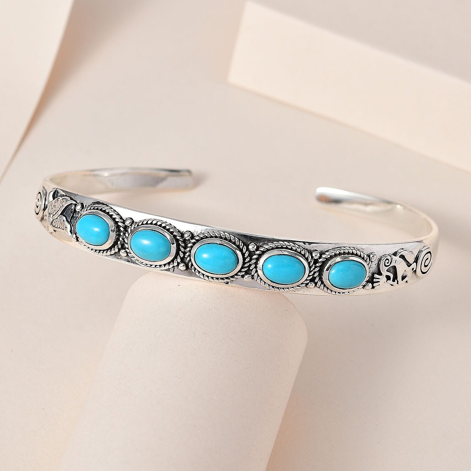 D'Joy Artisan Crafted Sleeping Beauty Turquoise Cuff Bracelet in Sterling Silver (7.25 in) 3.50 ctw