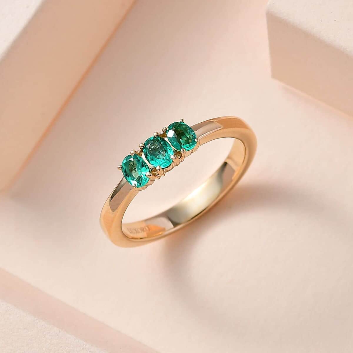 Luxoro 14K Yellow Gold AAA Boyaca Colombian Emerald 3 Stone Ring (Size 7.0) 0.65 ctw image number 1