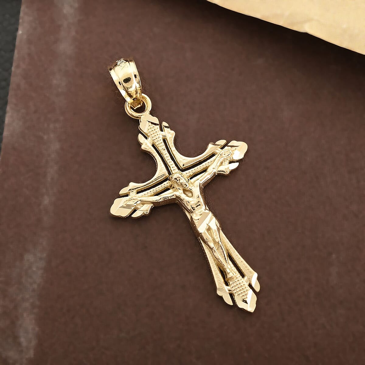 Made In America 10K Yellow Gold Crucifix Pendant 0.80 Grams image number 1