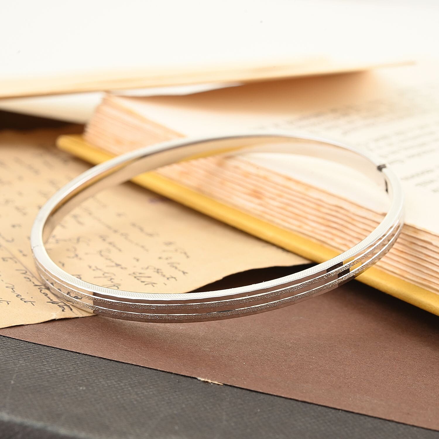 950 Platinum Bangle Bracelet (7.0 in) 24.30 Grams