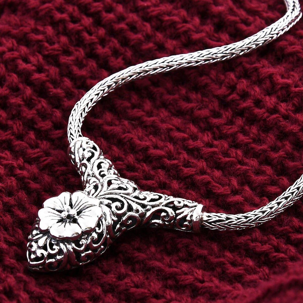 Bali Legacy Sterling Silver Flower Necklace 22-23 Inches 26.50 Grams image number 1