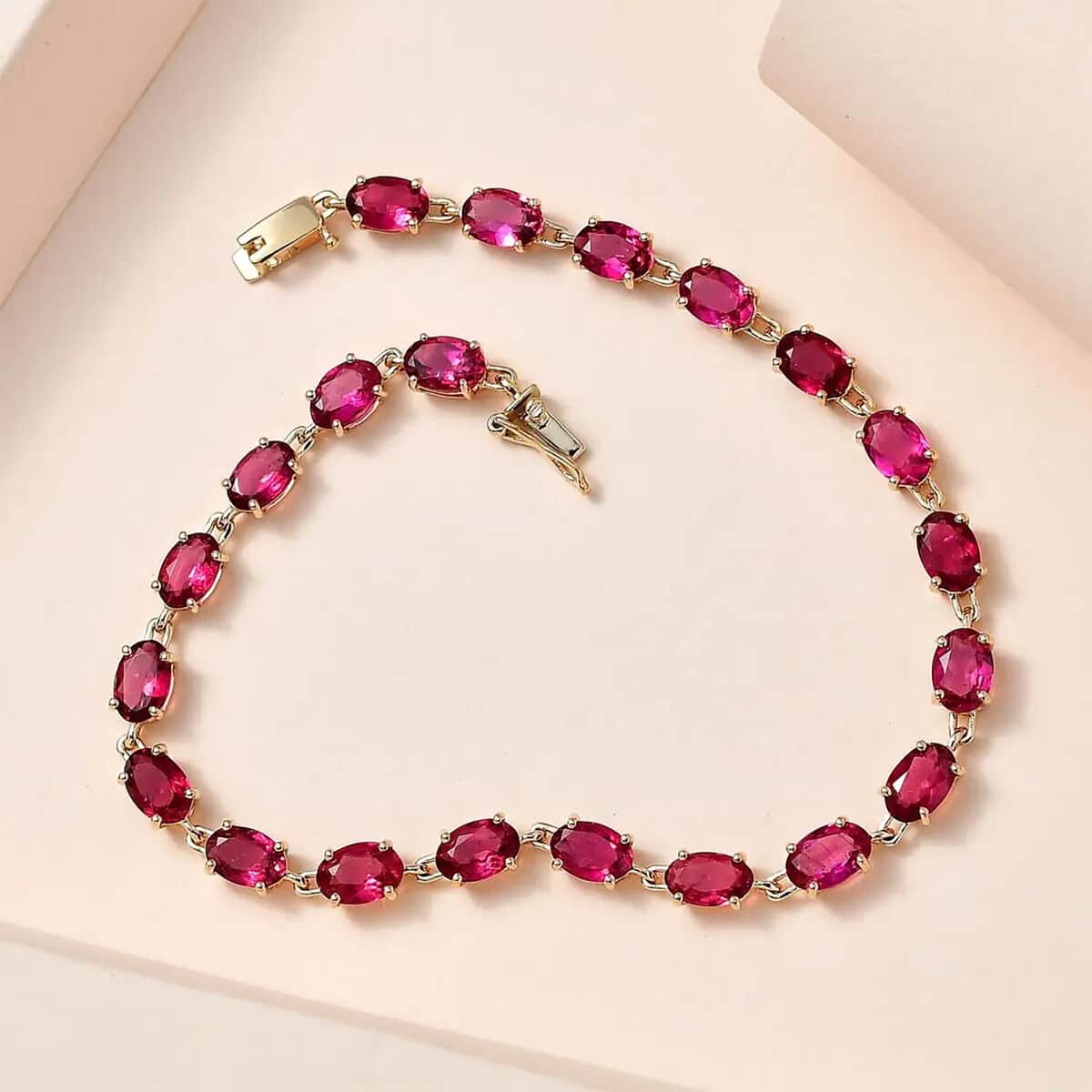 Certified & Appraised Luxoro AAA Ouro Fino Rubellite 8.90 ctw Bracelet in 14K Yellow Gold (8.00 In) image number 1