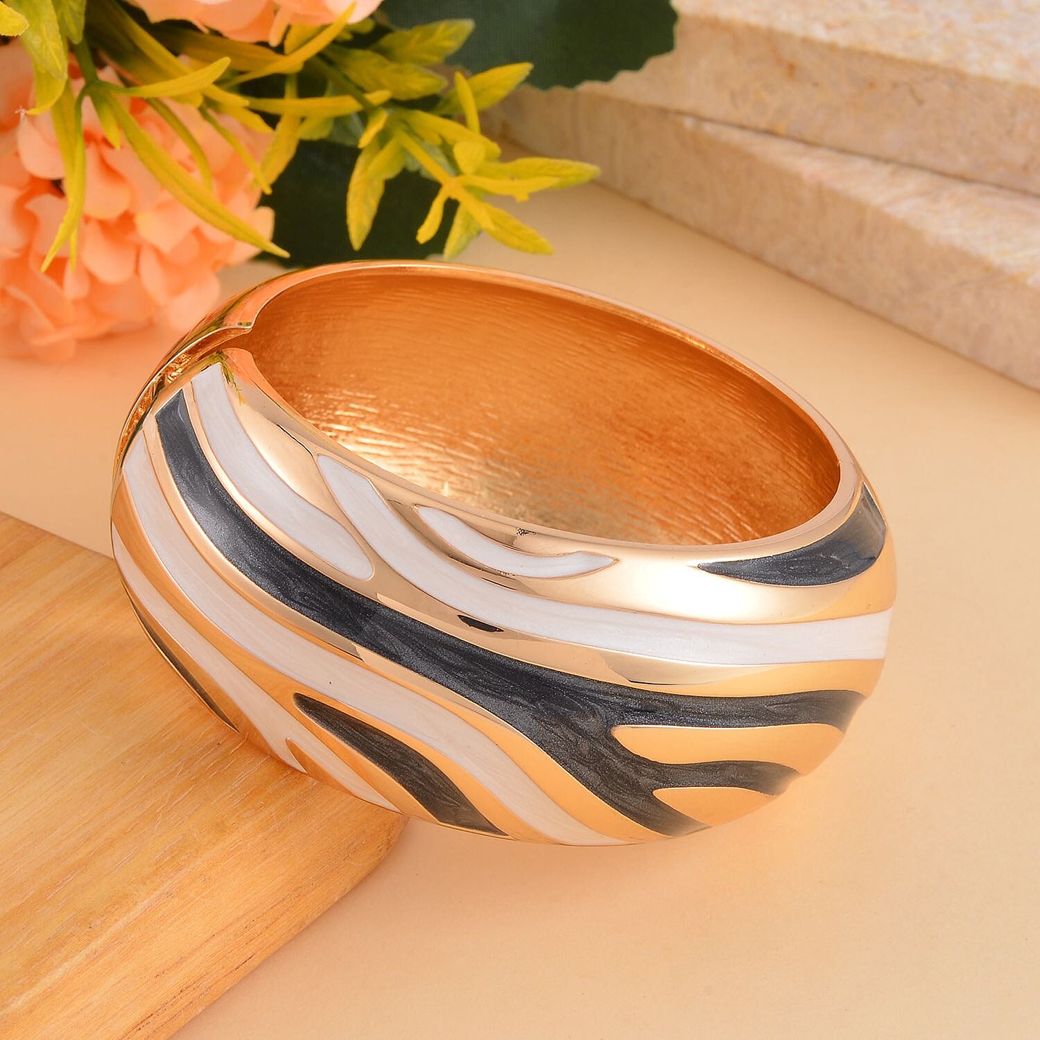 Black - Product card gallery slide 2 (10145098793243)