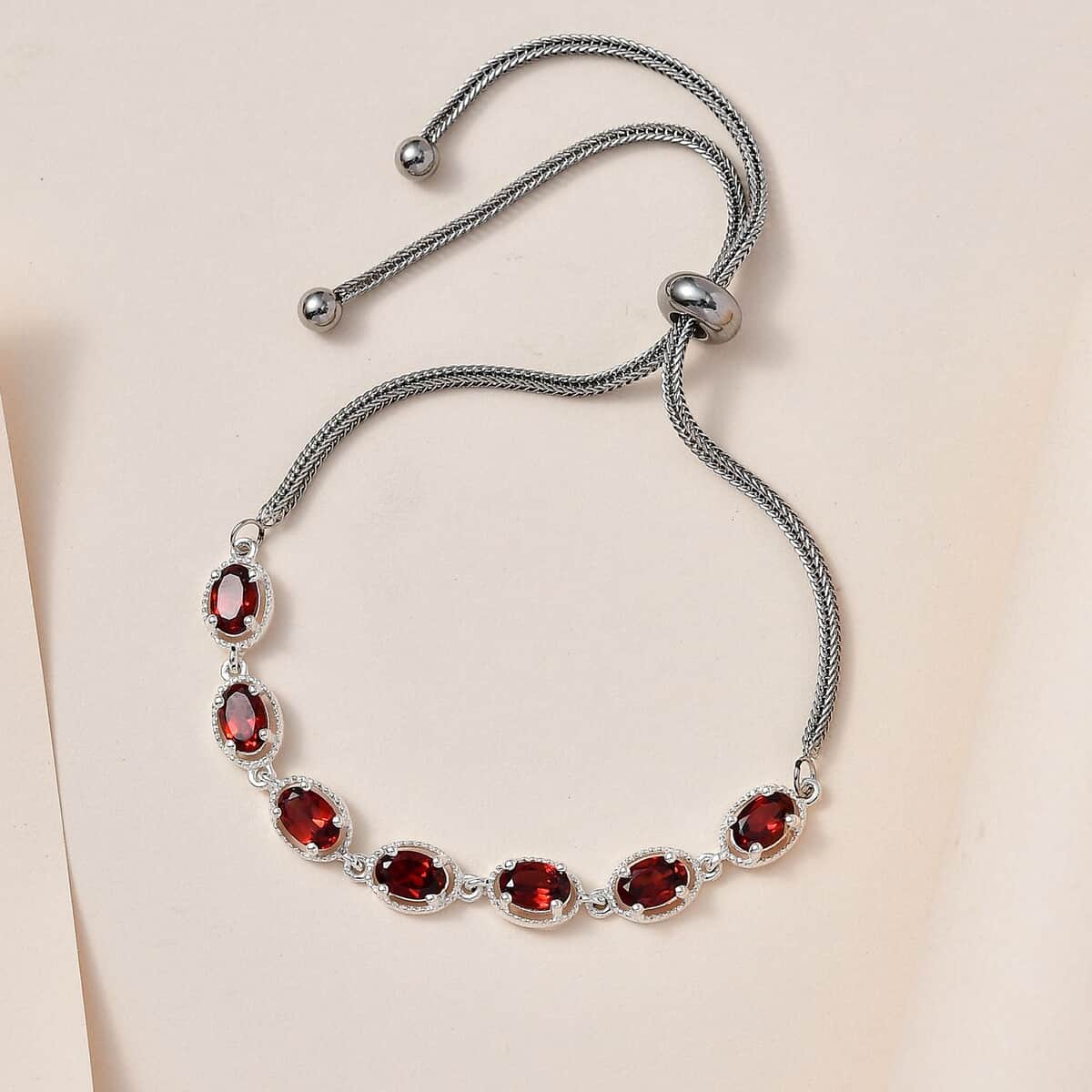 Mozambique Garnet Bolo Bracelet in Sterling Silver and Stainless Steel (10.50 In) 3.90 ctw image number 1