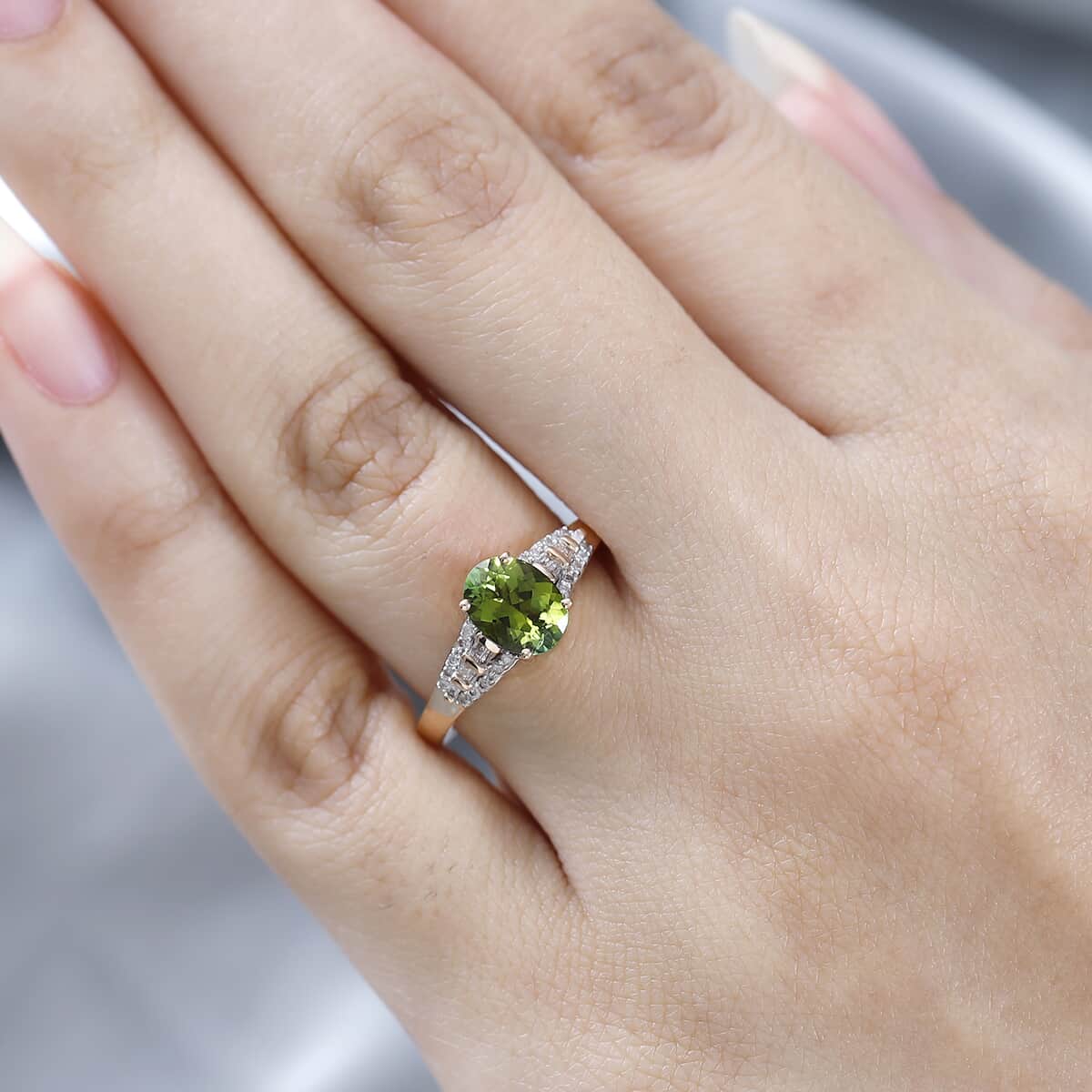 Luxoro 10K Rose Gold AAA Natural Calabar Green Tourmaline and Diamond Ring (Size 7.0) 1.40 ctw image number 2