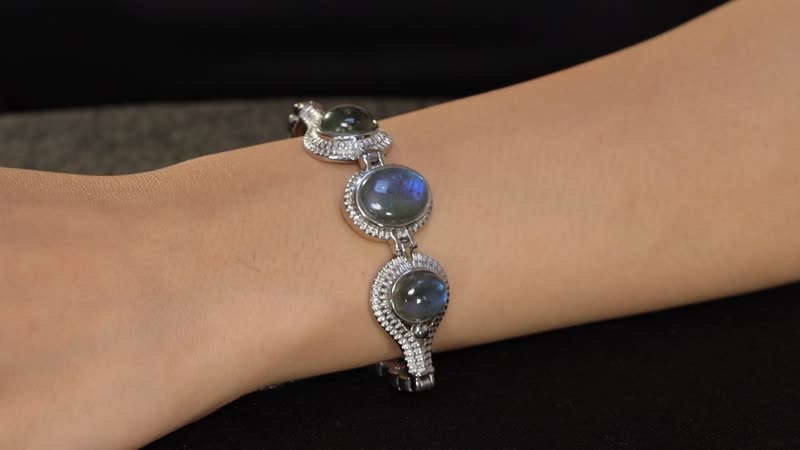 Doorbuster Malagasy Labradorite Toggle Clasp Bracelet in Stainless Steel (7.00 In) 20.30 ctw