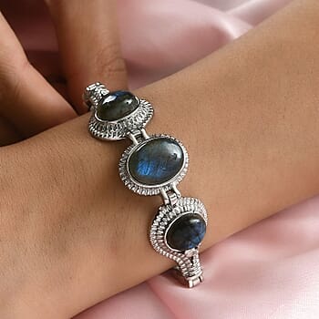 Malagasy Labradorite - Product card gallery slide 3 (10177239744825)