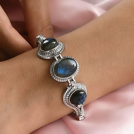 Malagasy Labradorite - Product card gallery slide 3 (10177239744825)