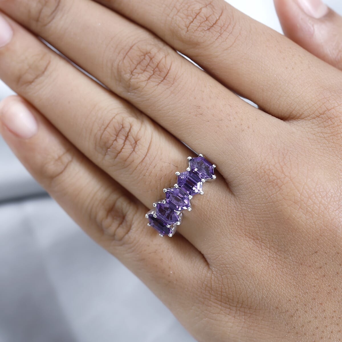 Premium Mashamba Amethyst 5 Stone Ring in Platinum Over Sterling Silver (Size 10.0) 2.90 ctw image number 2