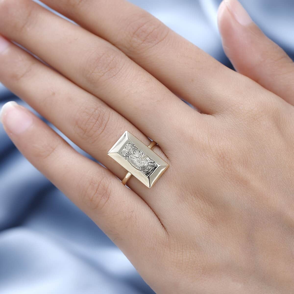10K Yellow Gold Lady Fortune Bar Ring (Size 6.0) 2.30 Grams image number 2