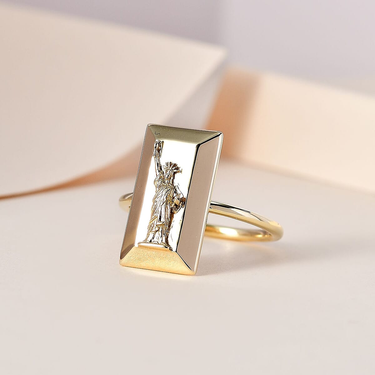 10K Yellow Gold Statue of Liberty Bar Ring (Size 6.0) 2.35 Grams image number 1