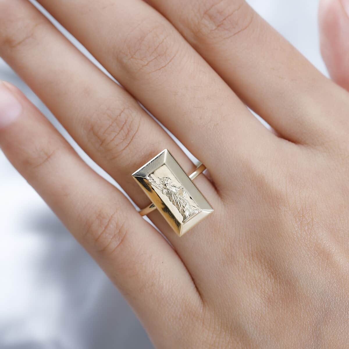 10K Yellow Gold Statue of Liberty Bar Ring (Size 8.0) 2.35 Grams image number 2
