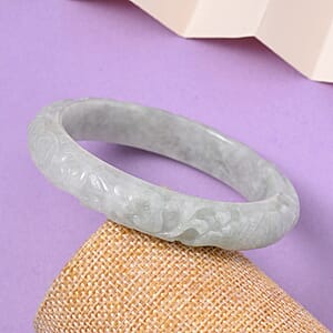 Natural Jade Carved Bangle Bracelet (7.25 In) 270.00 ctw