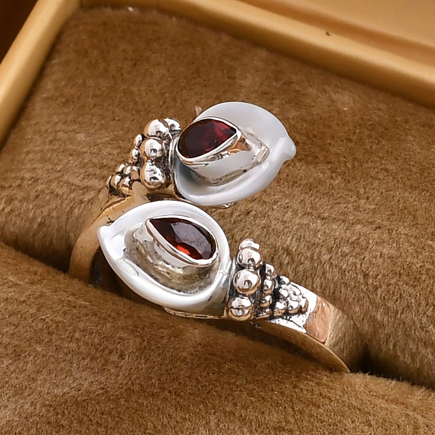 Sajen Silver Mother Of Pearl Carved Flower and Mozambique Garnet Bypass Ring in Sterling Silver (Size 10.0) 0.50 ctw