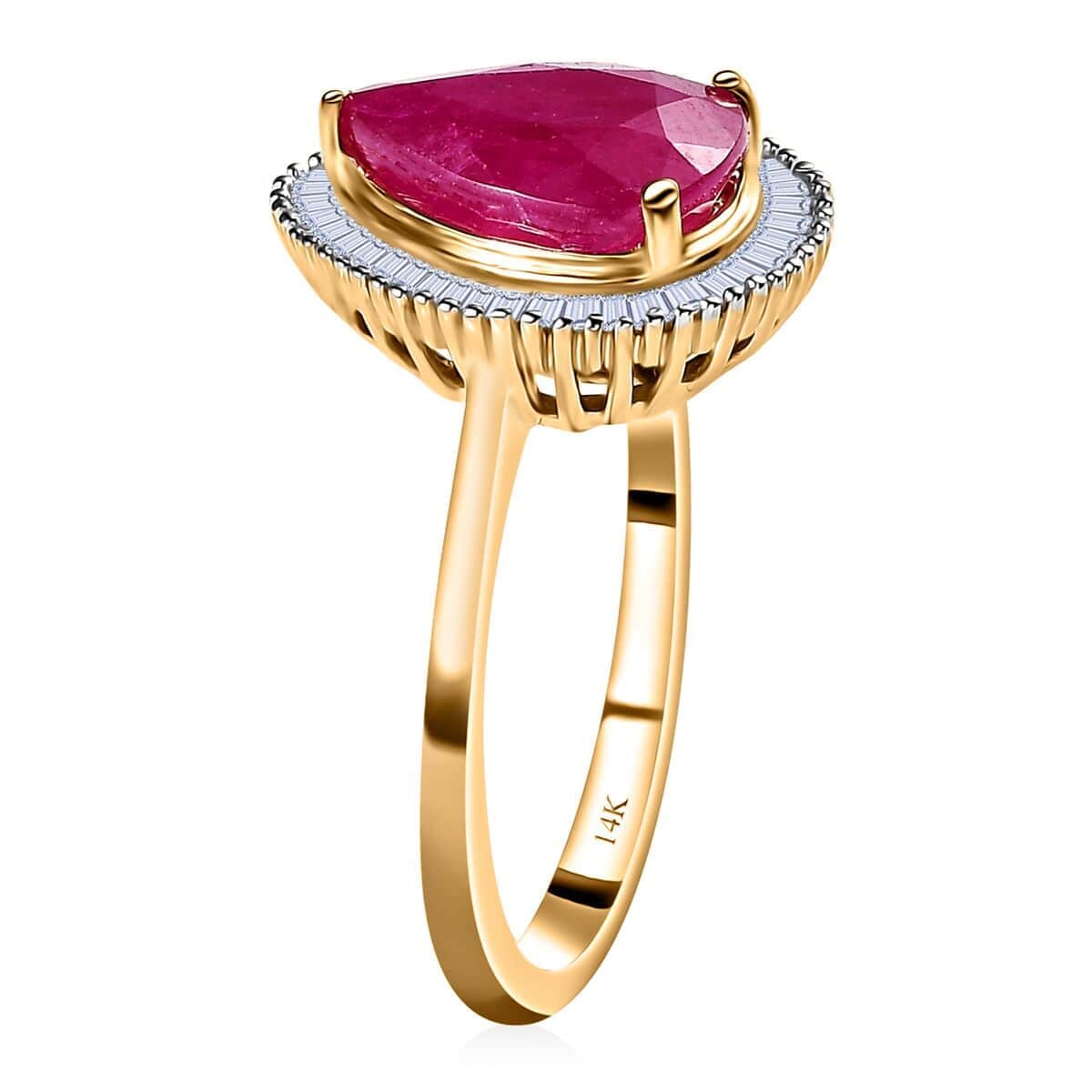 Doorbuster Luxoro 14K Yellow Gold Premium Mozambique Ruby and G-H I1 Diamond Halo Ring 2.90 ctw image number 3