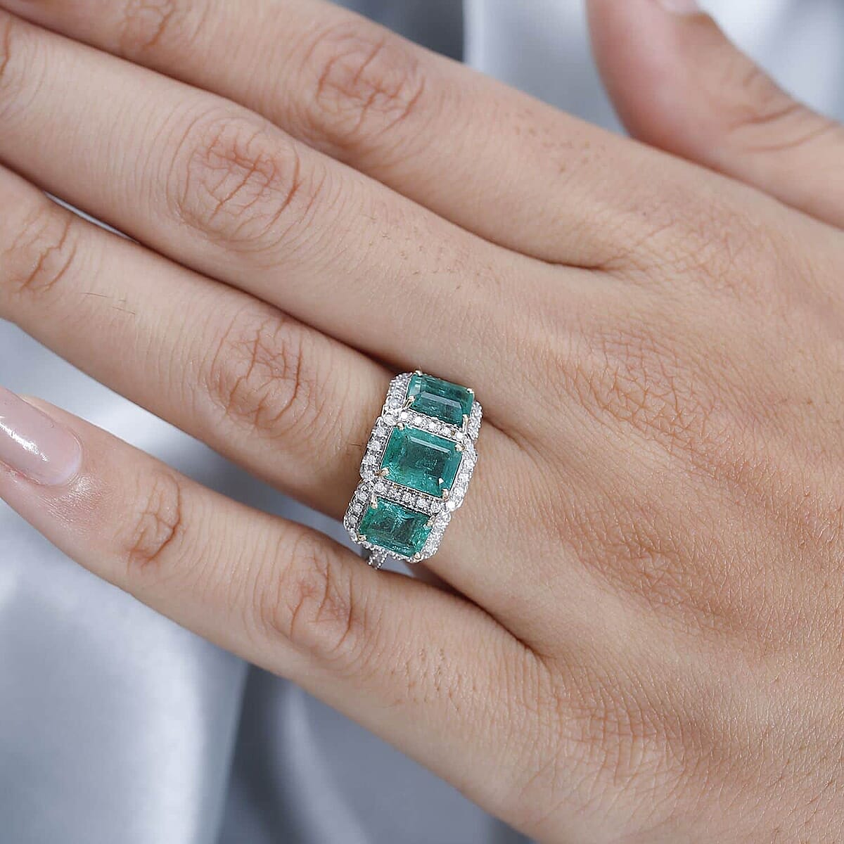 Doorbuster Luxoro 14K Yellow Gold AAA Emerald and G-H I1 Diamond Ring 4.00 ctw image number 2