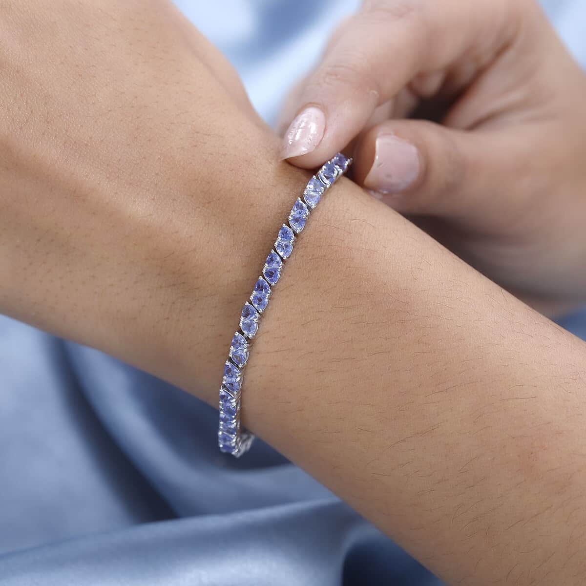 Tanzanite Tennis Bracelet in Platinum Over Sterling Silver (7.25 In) 5.75 ctw image number 2