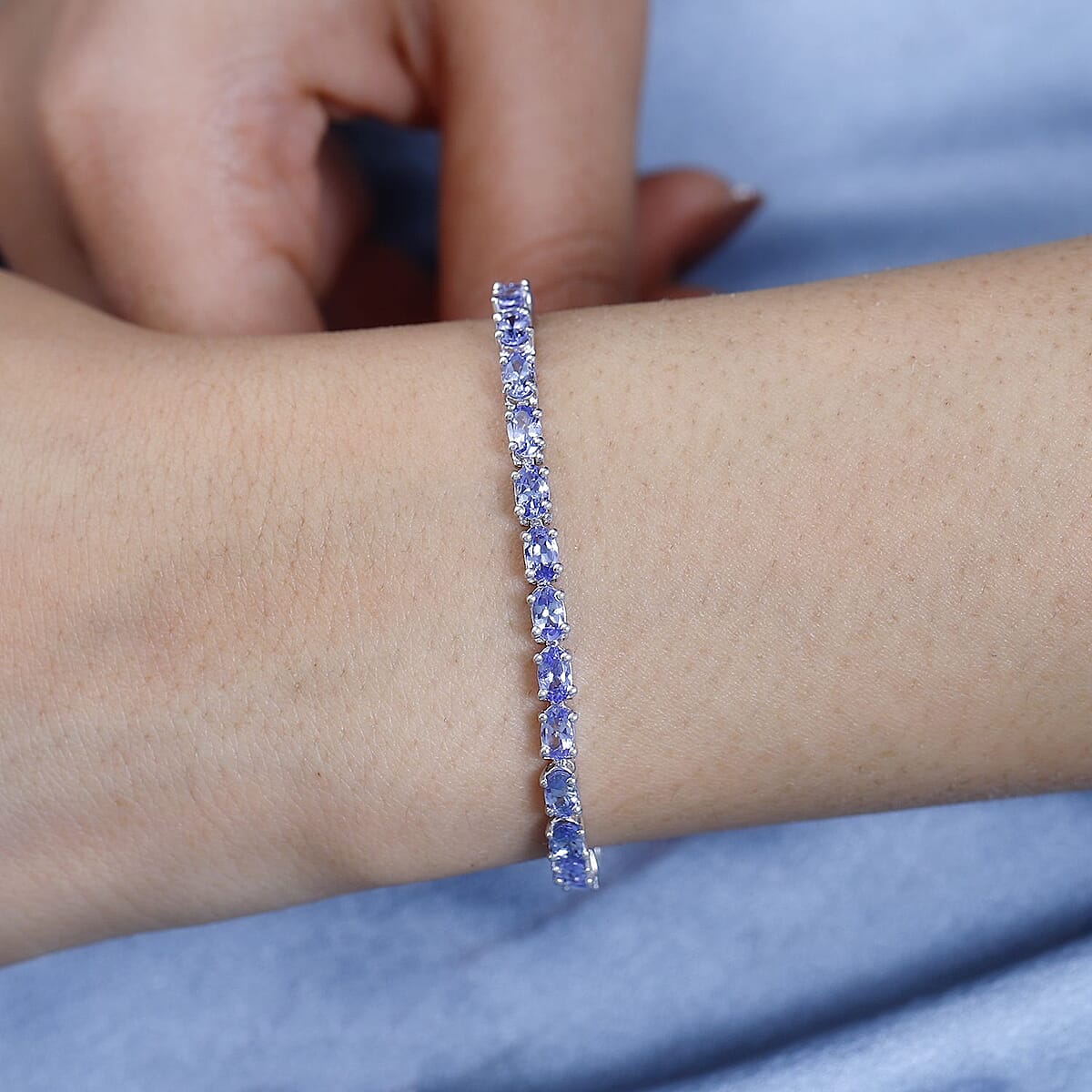 Tanzanite Tennis Bracelet in Platinum Over Sterling Silver (8.00 In) 9.25 ctw image number 2