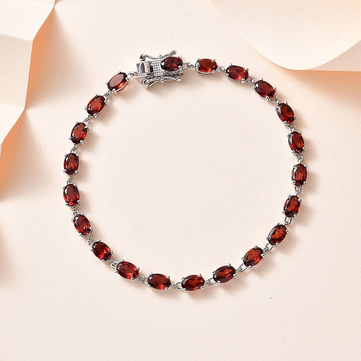 Mozambique Garnet Bracelet in Platinum Over Sterling Silver (7.25 In) 12.50 ctw image number 1