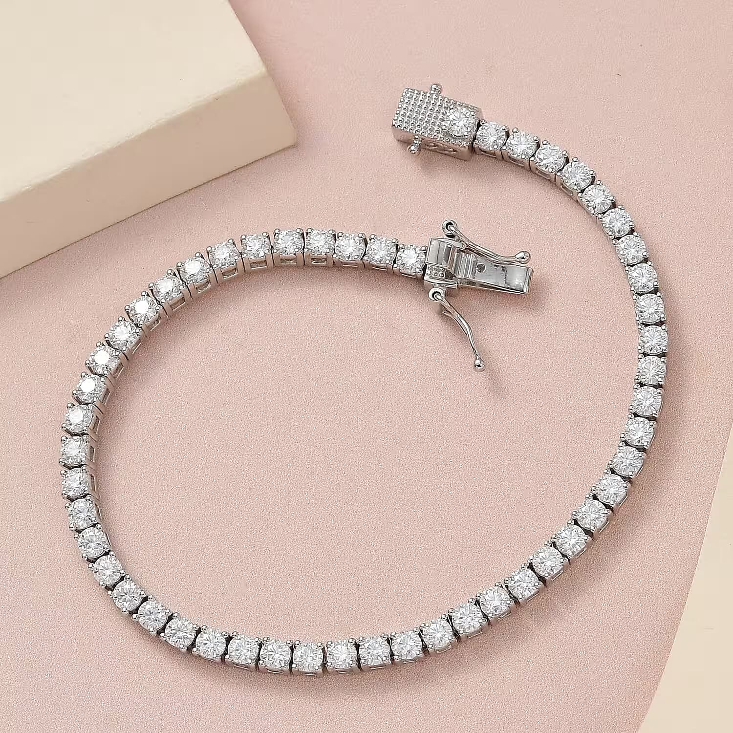 D'Joy Moissanite 5.50 ctw Tennis Bracelet in Platinum Over Sterling Silver (7.25 In)