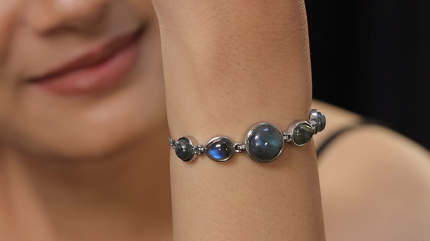 Malagasy Labradorite 9.50 ctw Bracelet in Stainless Steel (10.50 In)