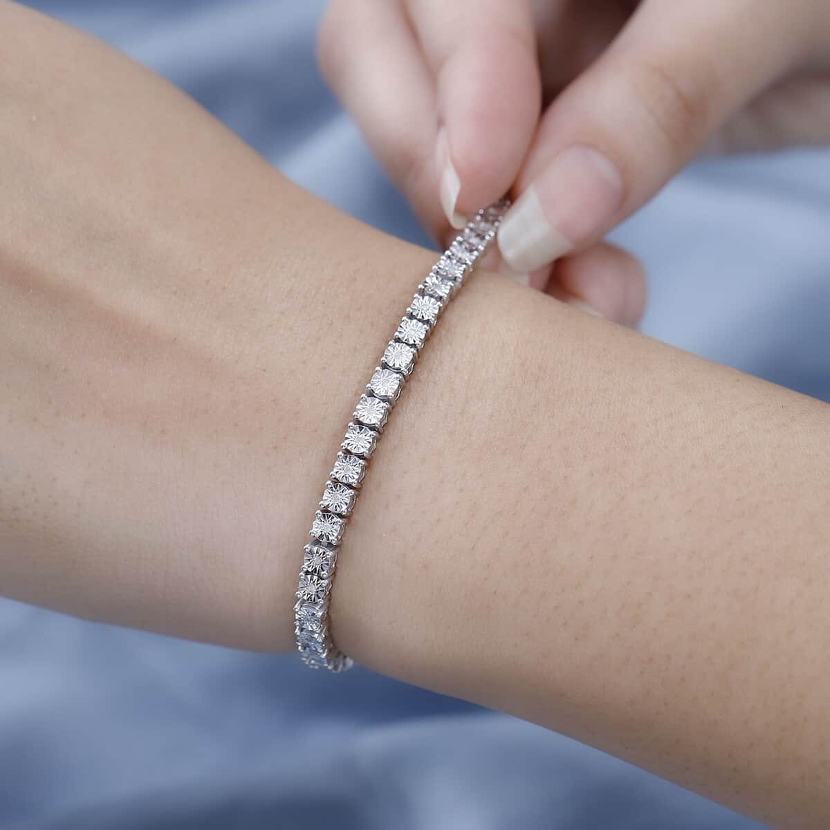 White Diamond Tennis Bracelet in Platinum Over Sterling Silver (7.25 In) 0.25 ctw image number 2