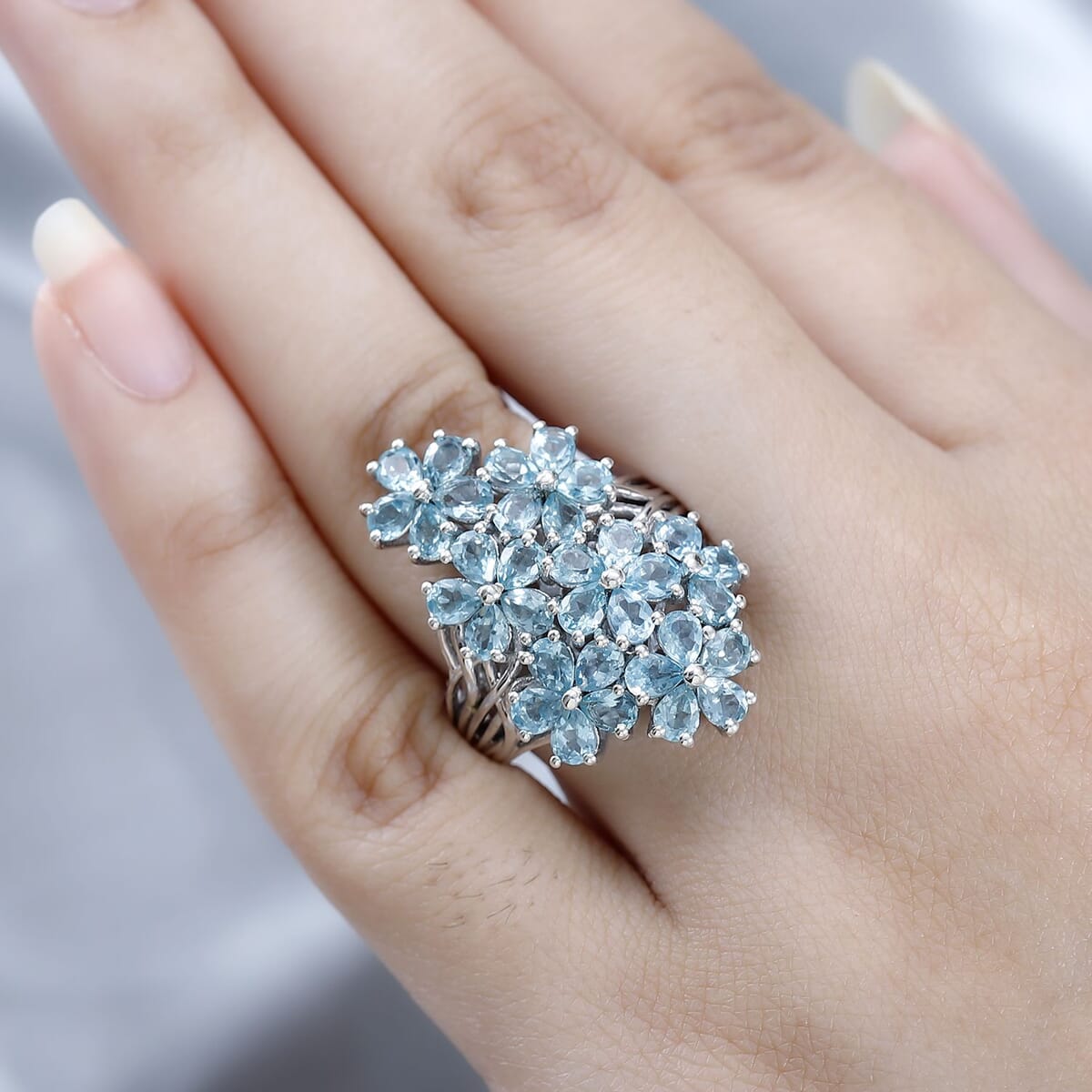 Betroka Blue Apatite 5.40 ctw Floral Ring in Platinum Over Sterling Silver (Size 7.0) image number 2