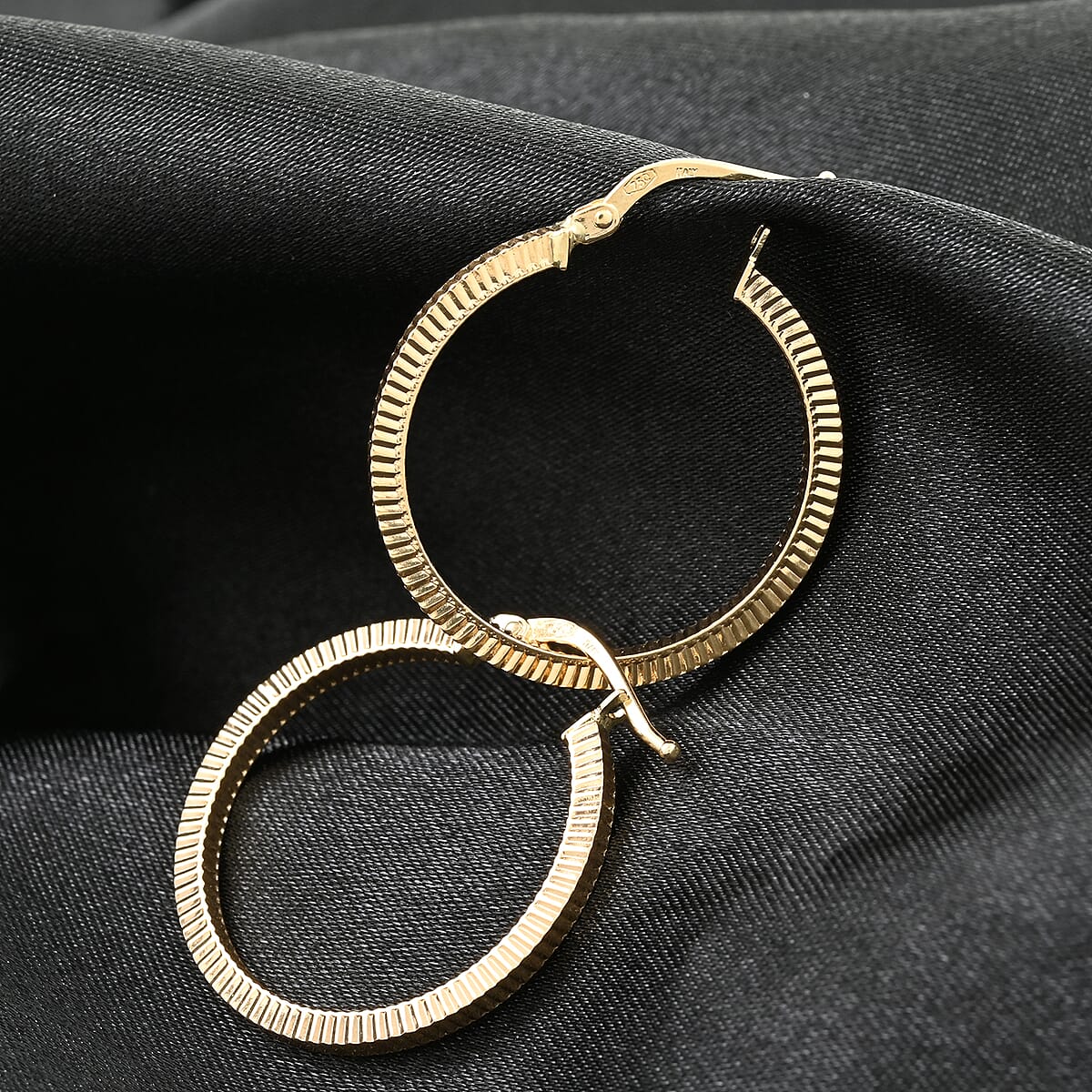 Rigato Italian 18K Yellow Gold Hoop Earrings 1.5 Grams image number 1