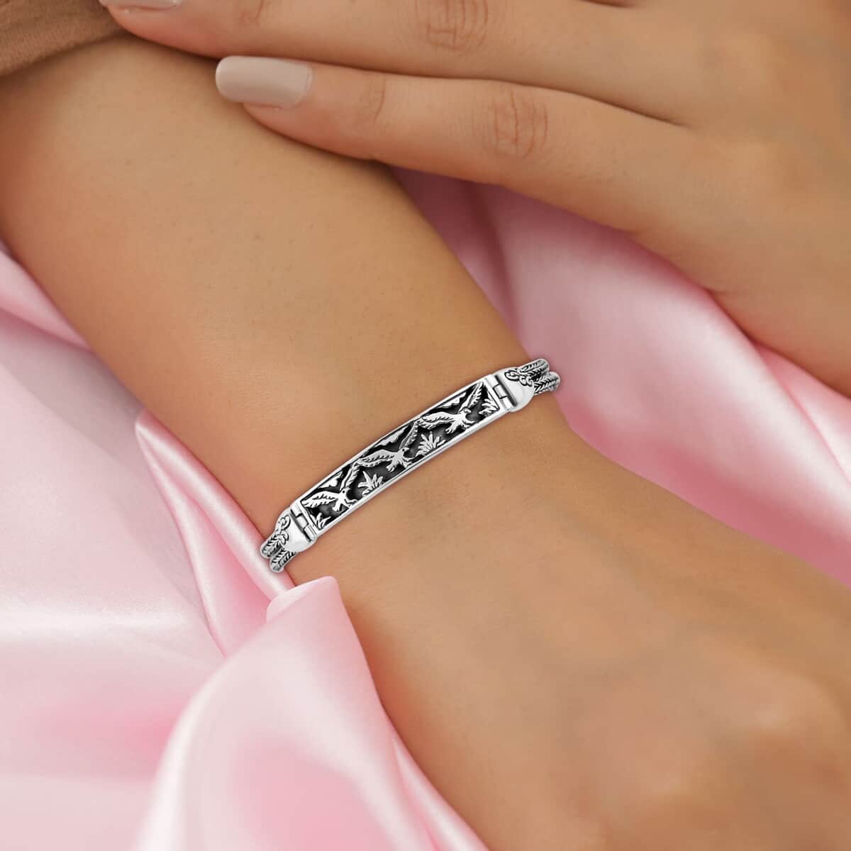 TLV Bali Legacy Sterling Silver Engraved Eagle Tulang Naga Bracelet (6.50 In) (12.25 g) image number 2