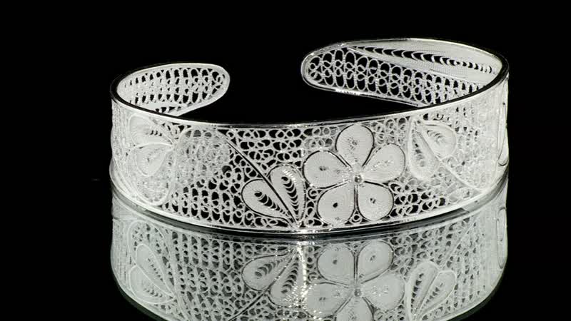 Bali Legacy Sterling Silver Floral & Leaf Bracelet (6.50 In) 11.90 Grams
