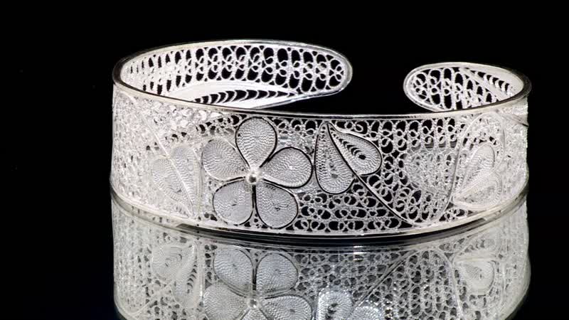 Bali Legacy Sterling Silver Floral & Leaf Bracelet (6.50 In) 11.90 Grams