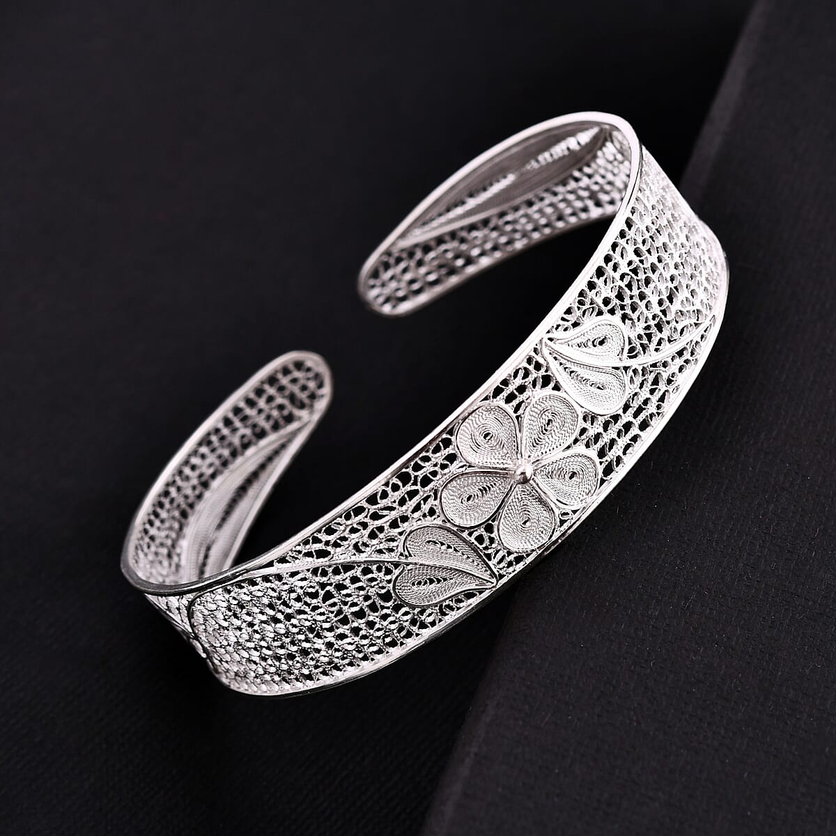 Bali Legacy Sterling Silver Floral & Leaf Bracelet (7.25 In) 12.65 Grams image number 1
