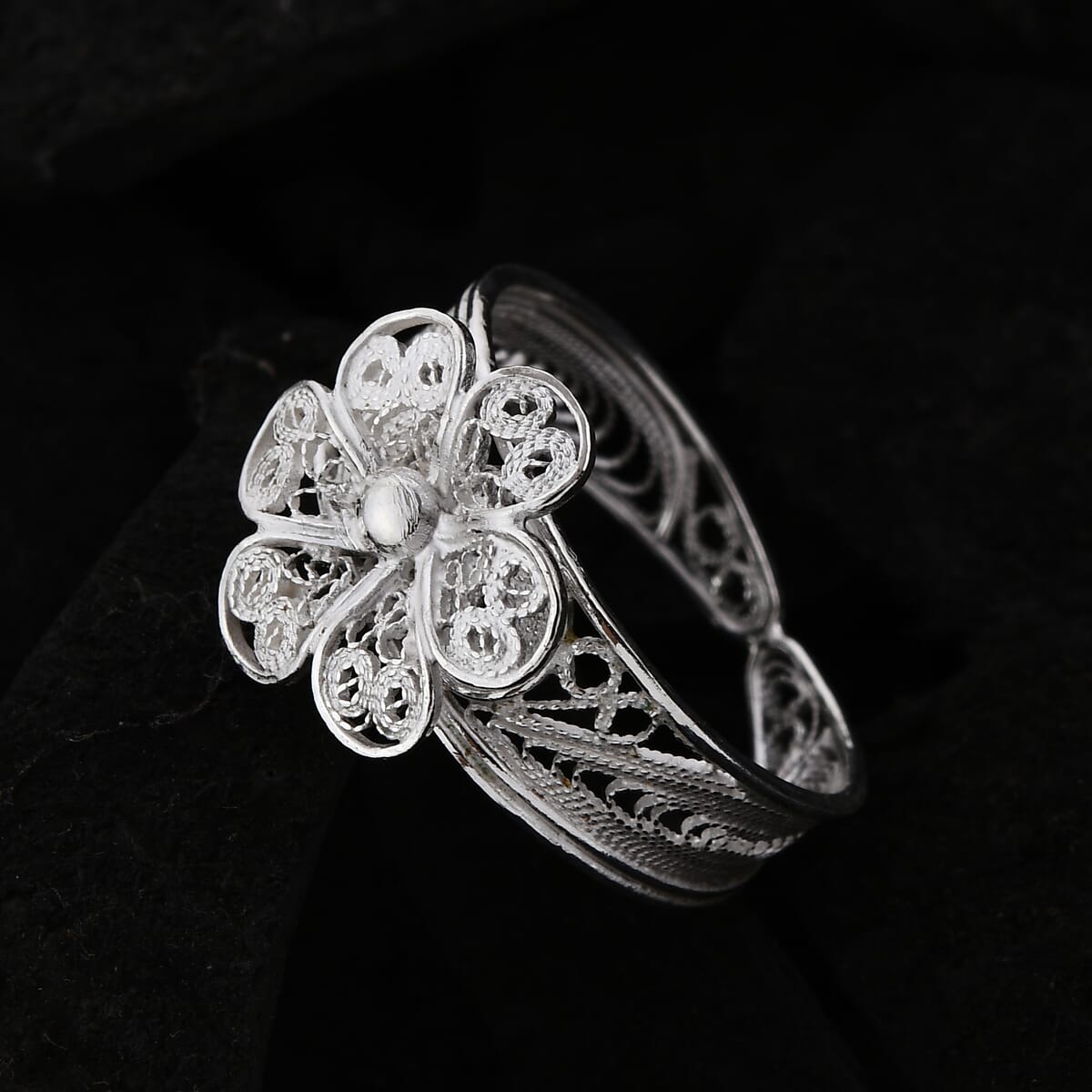 Artistry Tarakashi Collection Sterling Silver Plumeria Floral Ring (Size 9.0) 2.65 Grams image number 1