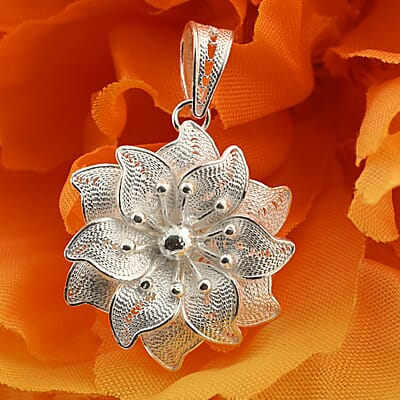 Artistry Tarakashi Collection Sterling Silver Peony Floral Pendant without Chain 3.25 Grams