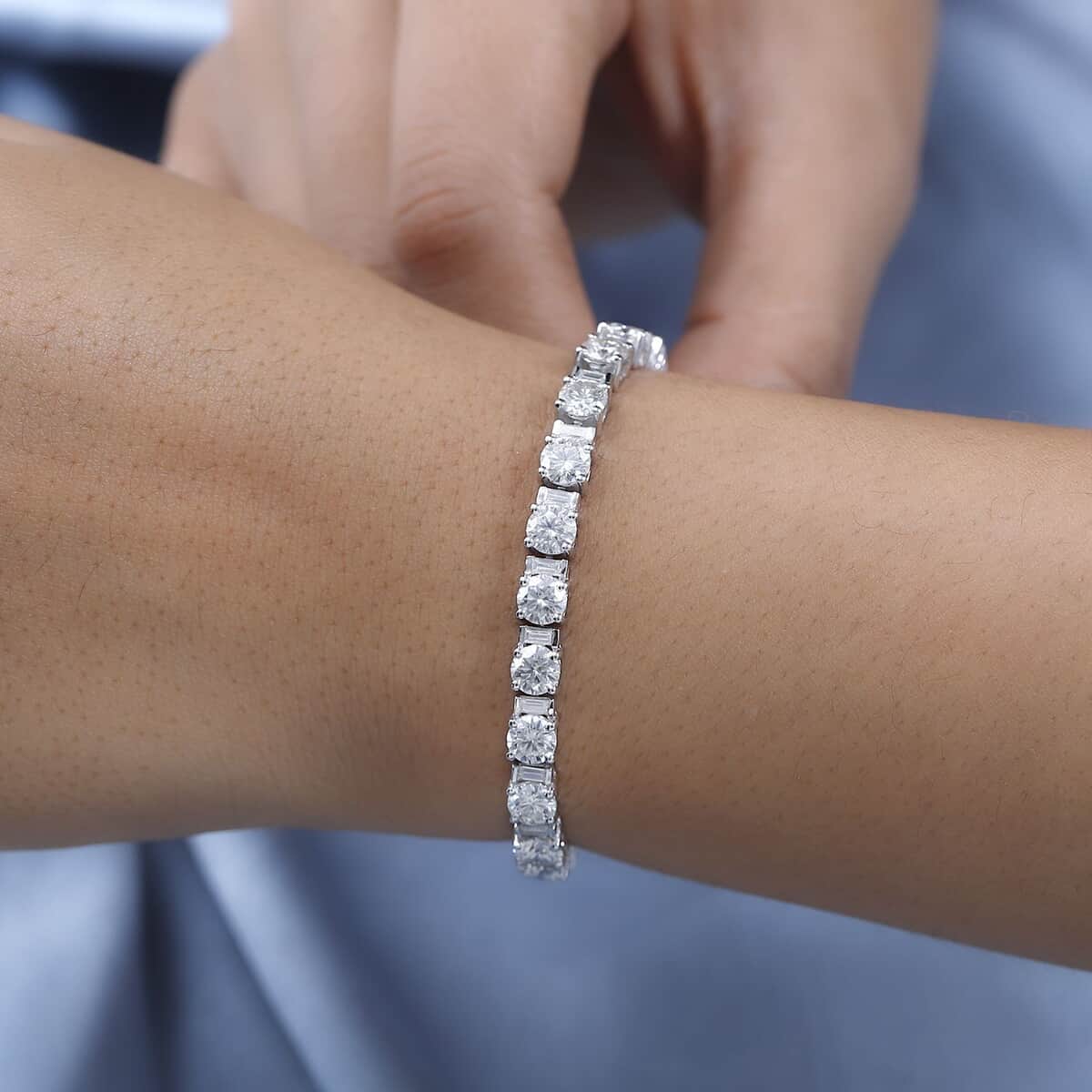 Moissanite Tennis Bracelet in Platinum Over Sterling Silver (7.25 In) 12.10 ctw image number 2