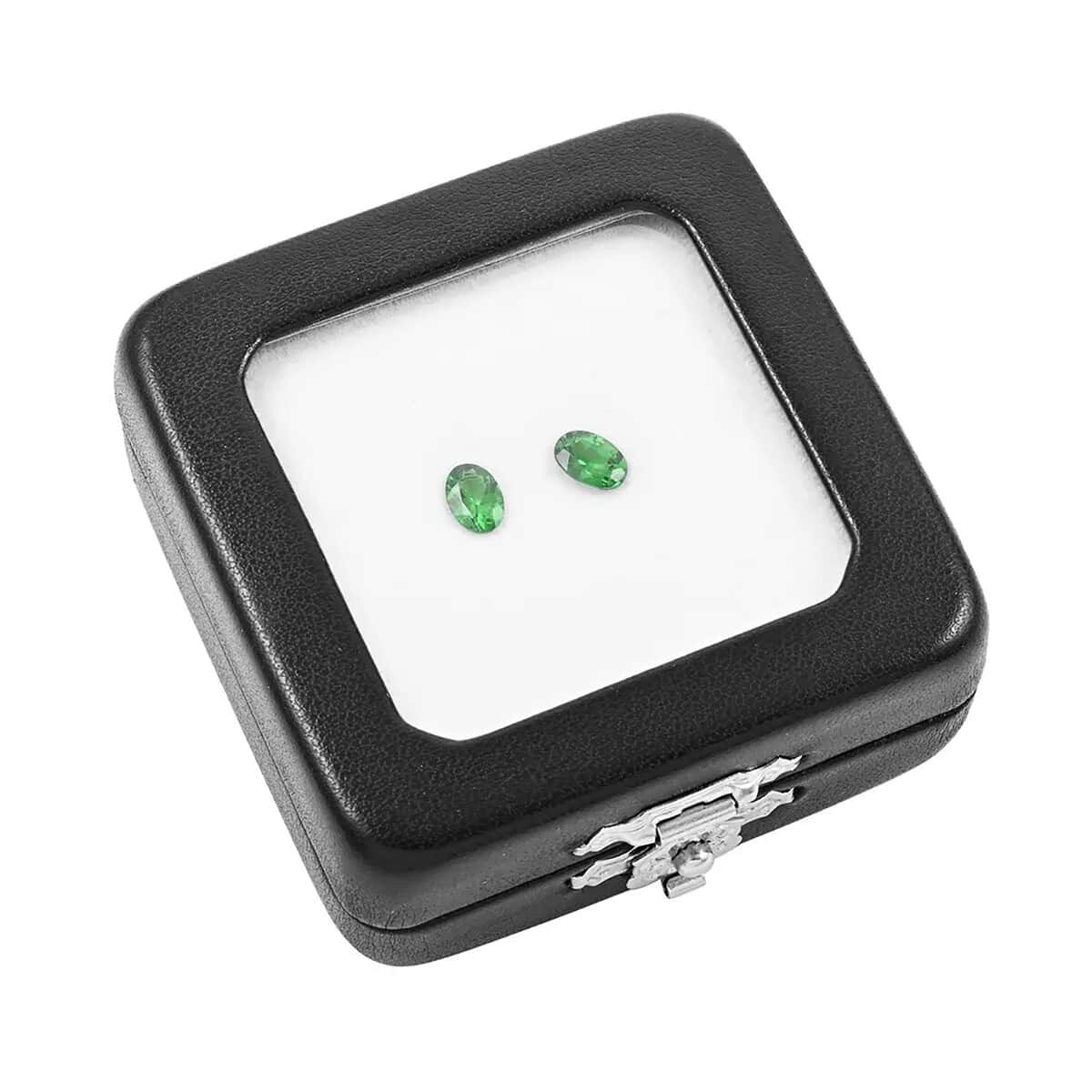 AAAA Tsavorite Garnet Set of 2 (Ovl 6.5x4.5 mm) 1.20 ctw Loose gemstone image number 6